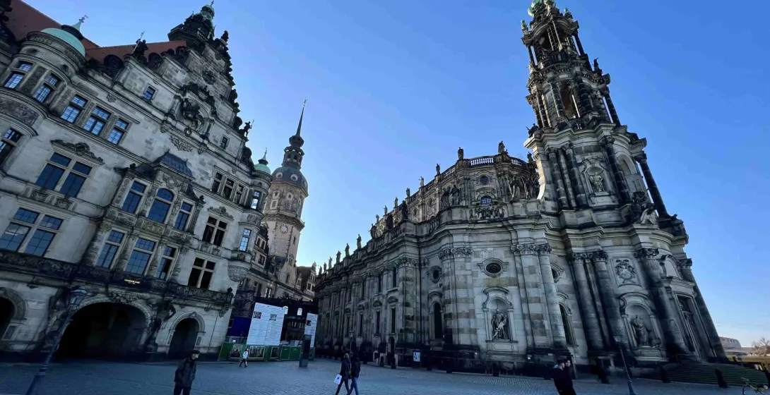 Explora la Frauenkirche y el Palacio Real en Dresde, Alemania.