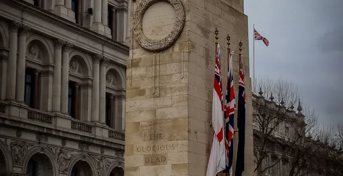 Cenotaph w Whitehall w Londynie, wzruszający pomnik wojenny.