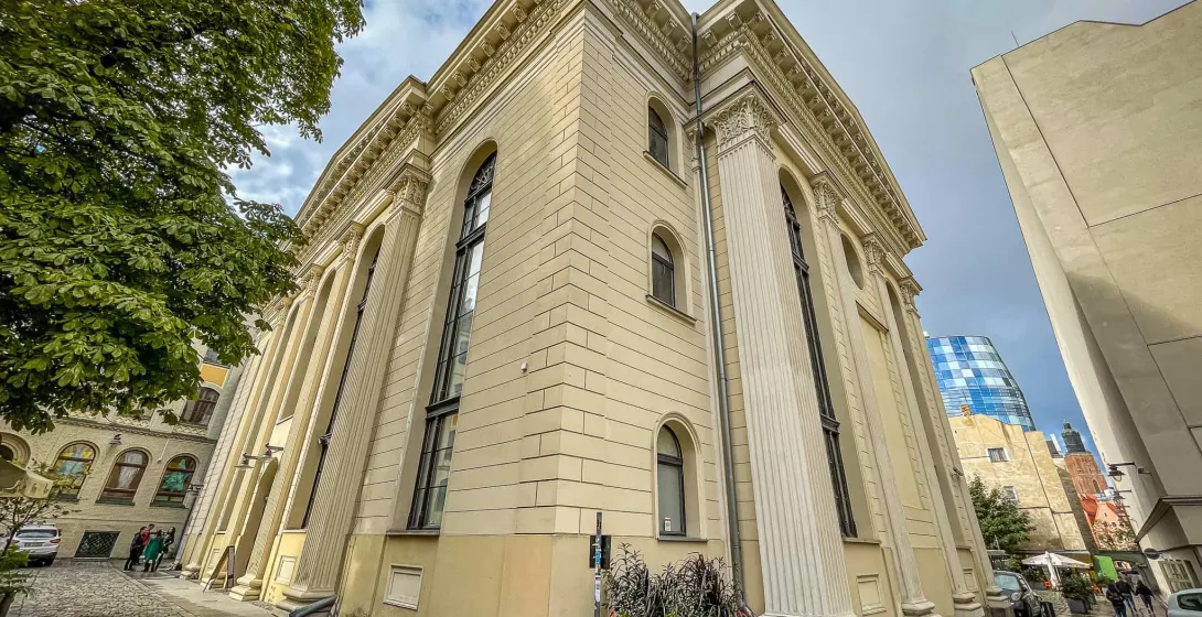 Zjawiskowa Biała Synagoga wrocławskiej Bocianiej.