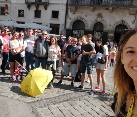 Un tour guiado a pie en el casco antiguo de Cracovia.