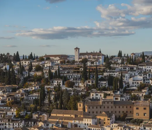 Panoramic view of Granada's Albaicín neighborhood.