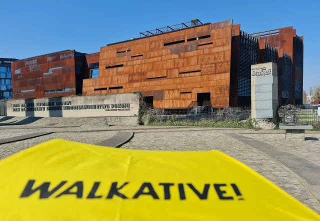 Visita guiada al Centro Europeo de Solidaridad en Gdansk, Polonia.