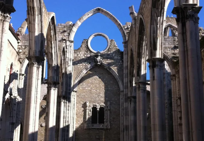 La zona alta y bohemia de Lisboa: Chiado y Bairro Alto