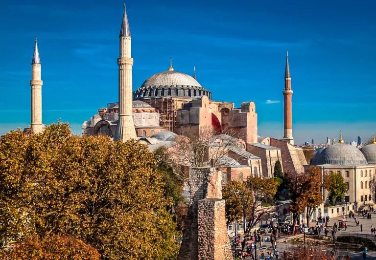 Hagia Sophia in Istanbul, Türkei, ein beeindruckendes historisches Wahrzeichen.