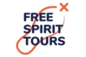 Logotipo de Free Spirit Tours con texto azul y un gráfico de camino naranja en bucle con una marca 'x'.