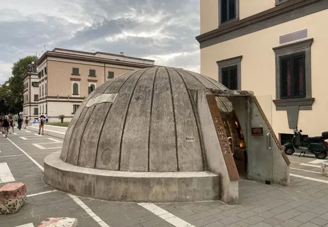 Erkunden Sie das WWII-Bunkermuseum in Neapel, Italien.