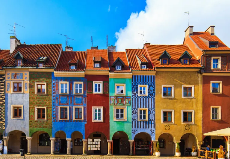 Bunte Gebäude in der Altstadt von Posen.