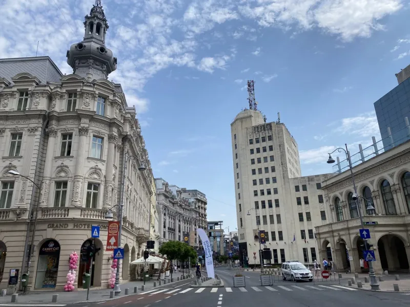 ¡Explora las encantadoras calles de Bucarest en un recorrido a pie gratuito!