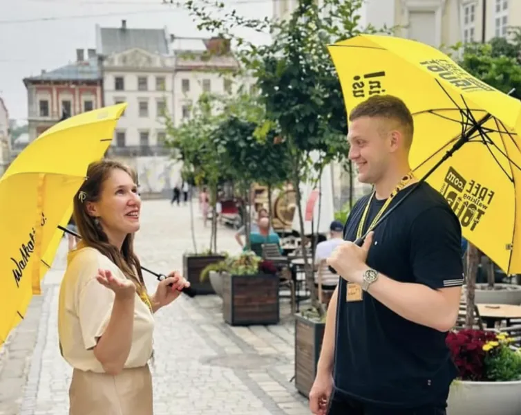 Przewodnik po Krakowie podczas pieszej wycieczki.