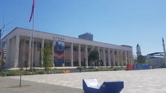 Opera La Boheme w Tiranie, Albania