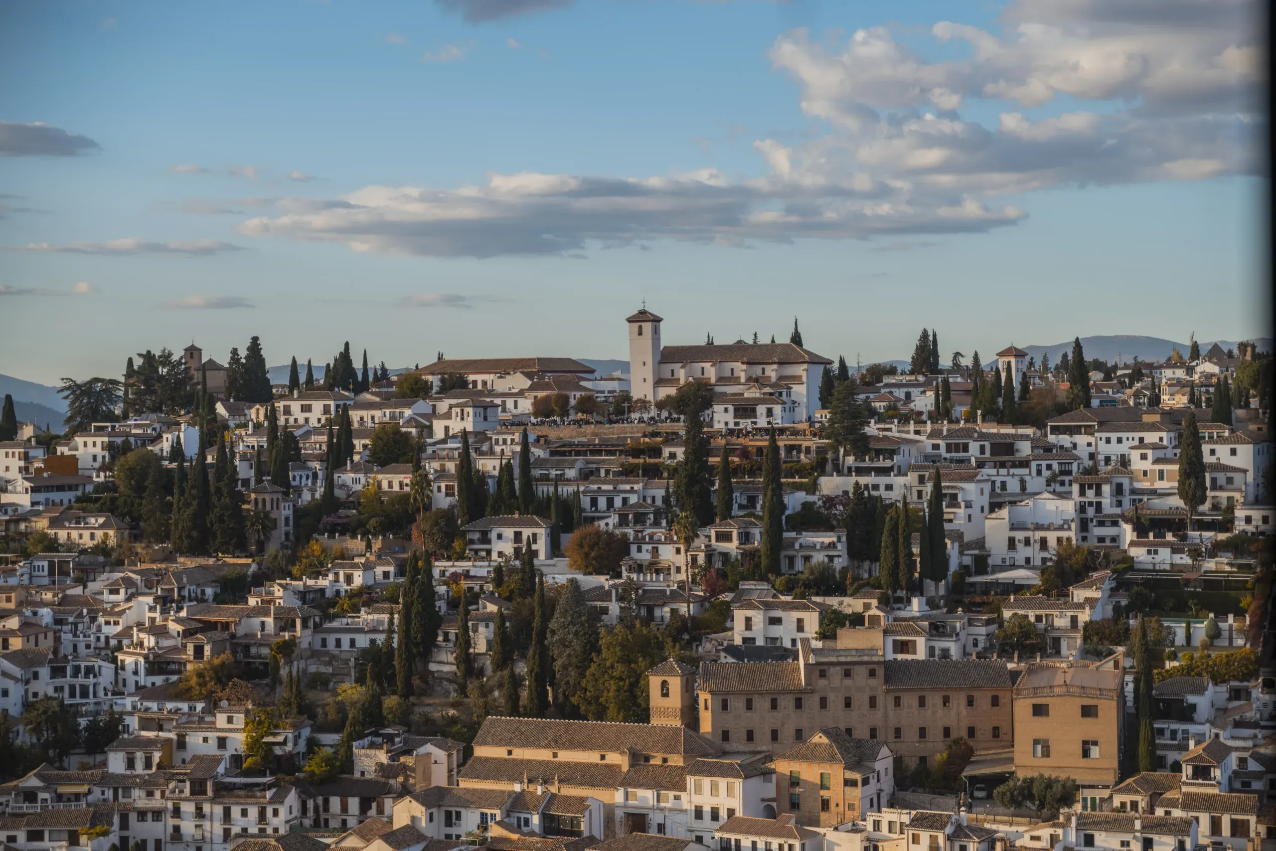 Panoramic view of Granada's Albaicín neighborhood.