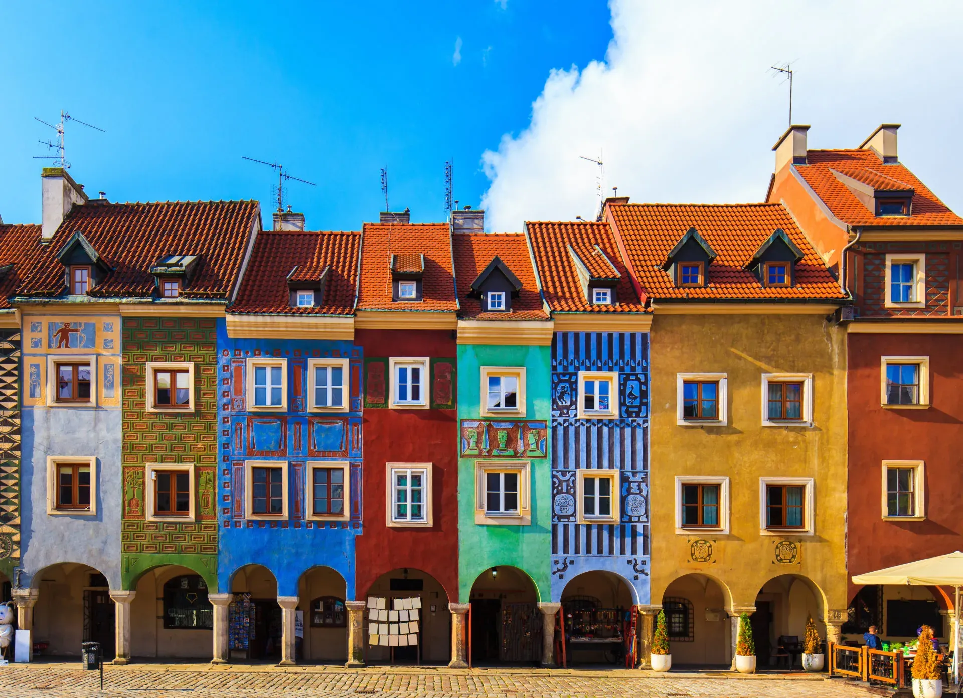 Edificios coloridos en el casco antiguo de Poznan.