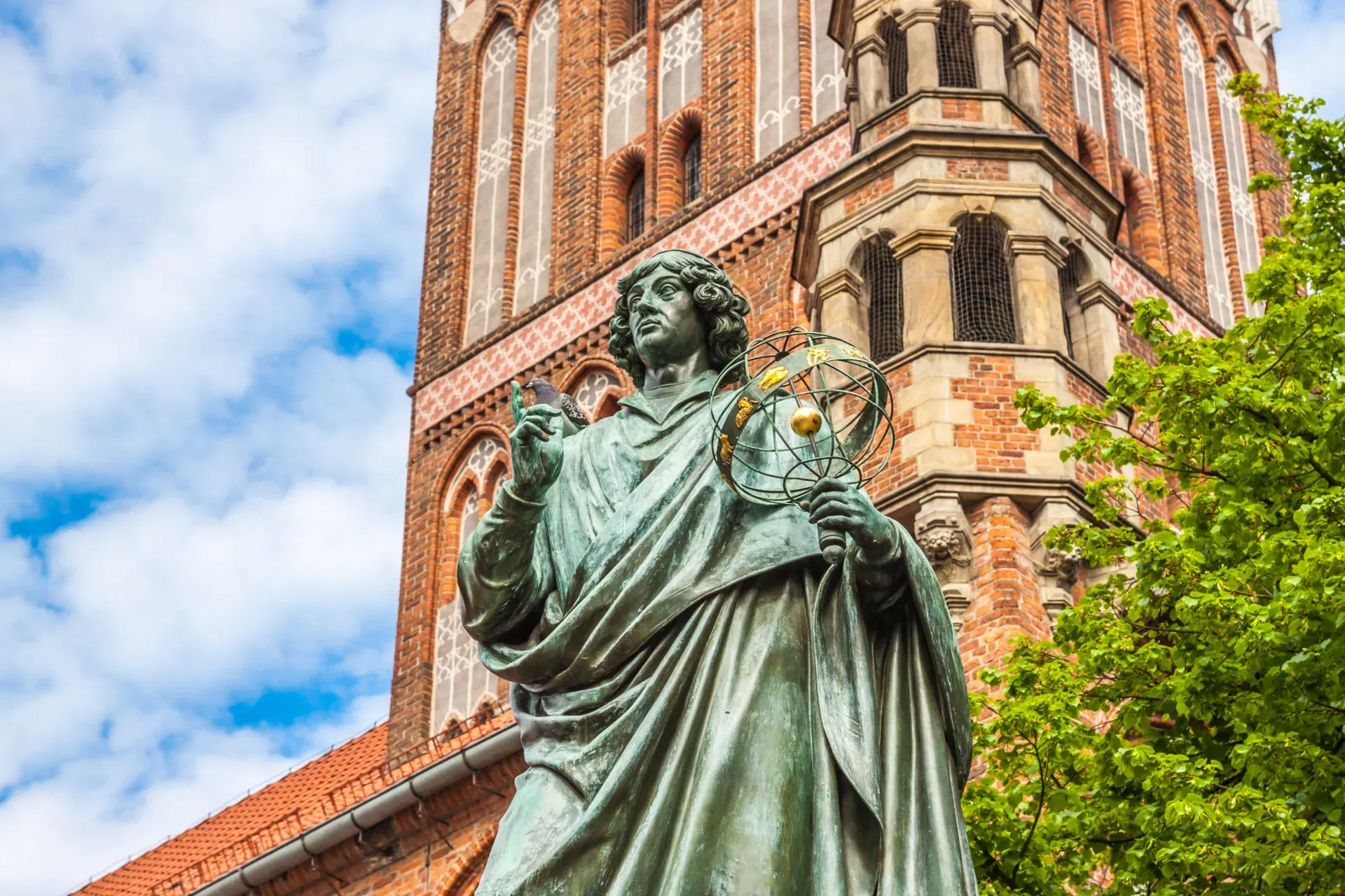 Nicolaus Copernicus Denkmal in der Altstadt von Toruń, Polen.
