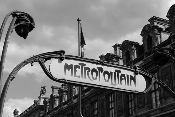 poruszanie się metrem w Paryżu