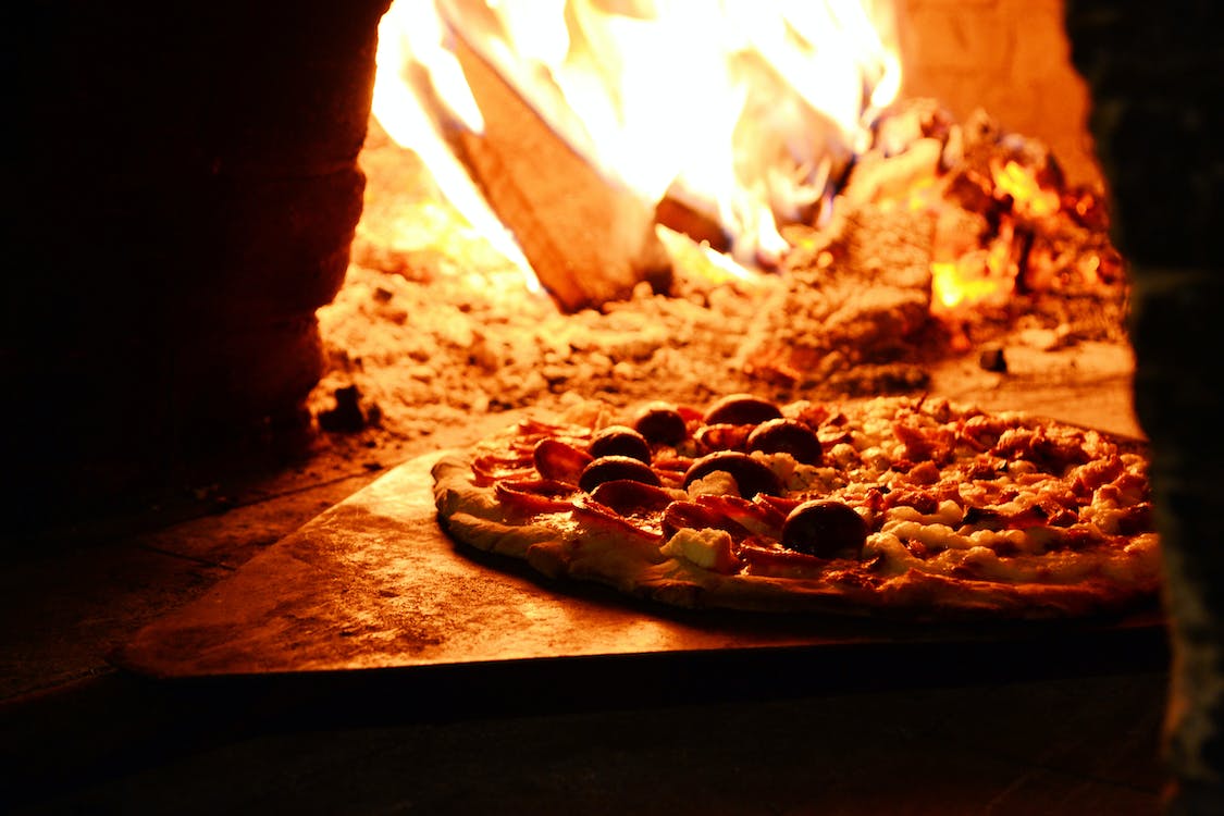 prawdziwa pizza neapolitańska - co zjeść w Neapolu